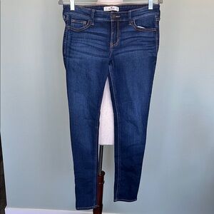 Hollister High Rise Blue Jeans with Classic Fading - Juniors Size
